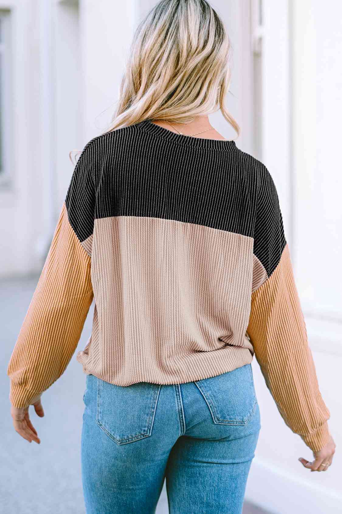 Graphic Round Neck Long Sleeve Sweatshirt