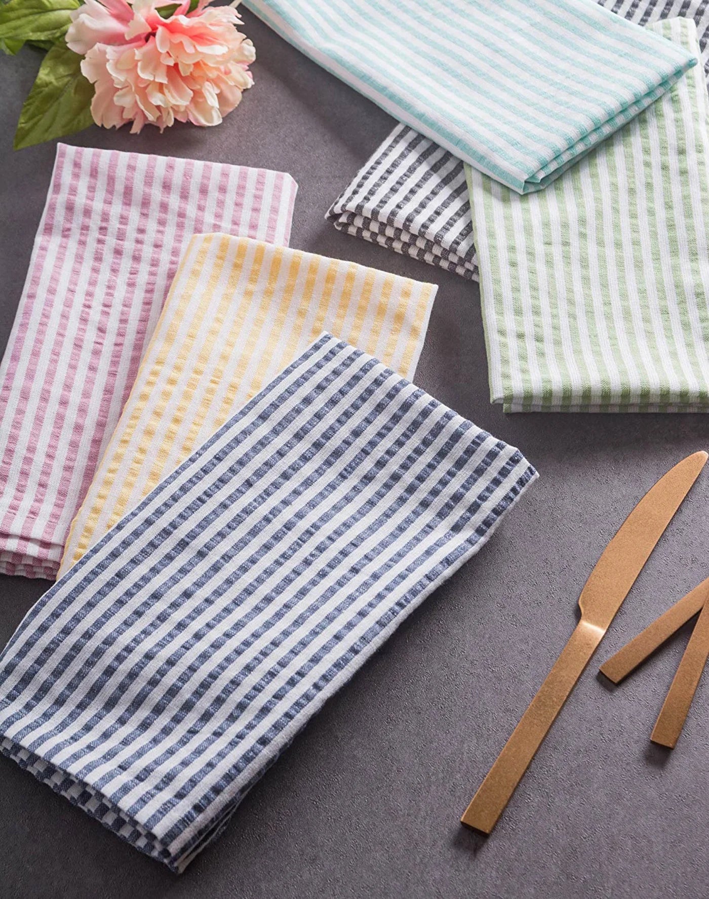 Mineral Seersucker Tablecloth 70 Round 
