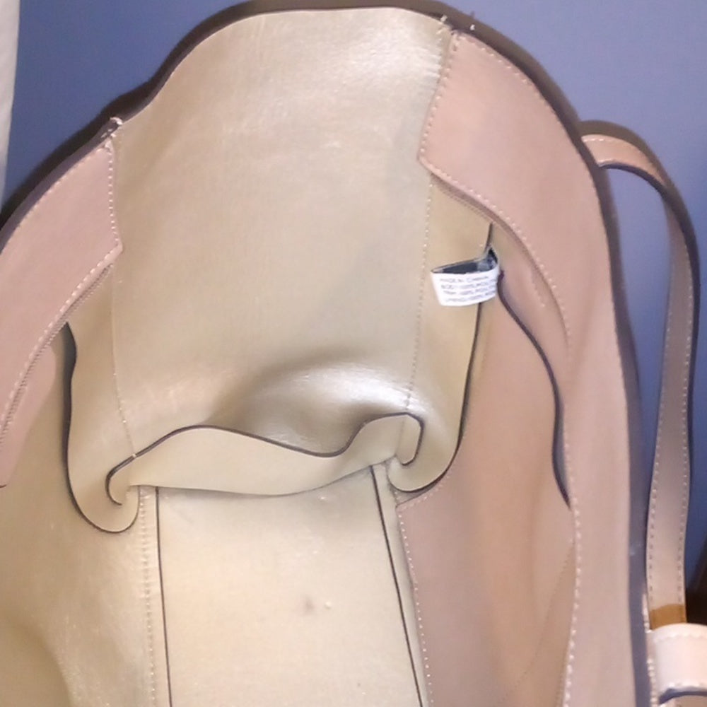 Gorgeous Nine West Small Tote Handbag With Detachable Bag Charm/Keychain