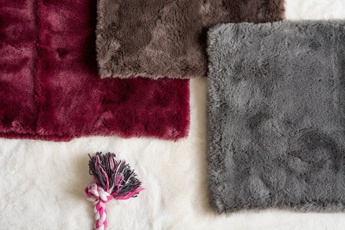 Cage Liner Faux Fur Cranberry Lg 