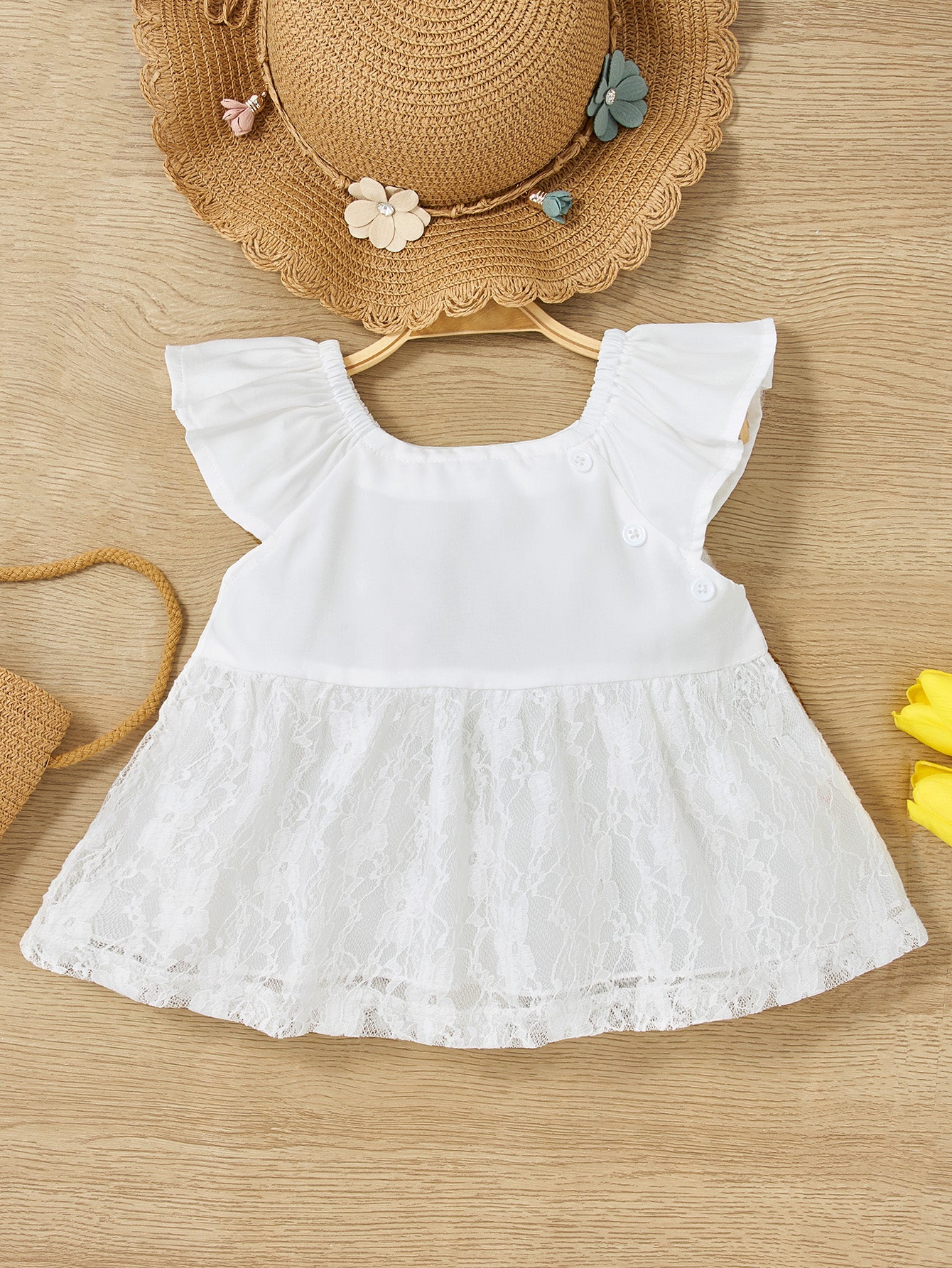 Spliced Lace Round Neck Dress